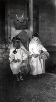 creepy old costumes 19