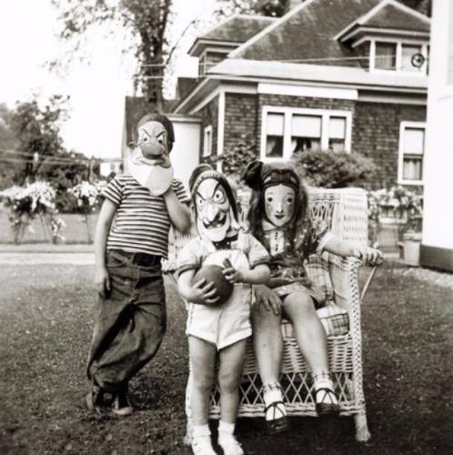 creepy old costumes 17