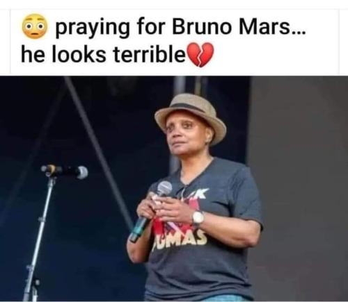 Does it say Dumas on the shirt? DumBass🤣😂