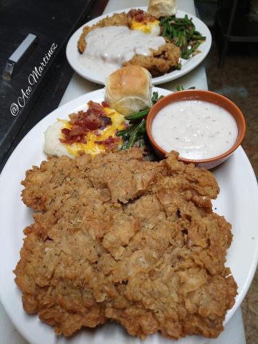 310019082_675200660633766_1439178493961578258_n