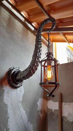 70ca6e79-851d-41e5-a0a0-22b083d1017d