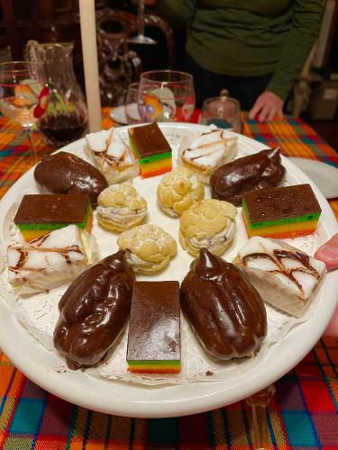 83CD697B-0249-4261-B2CE-3F9D6F755D7C