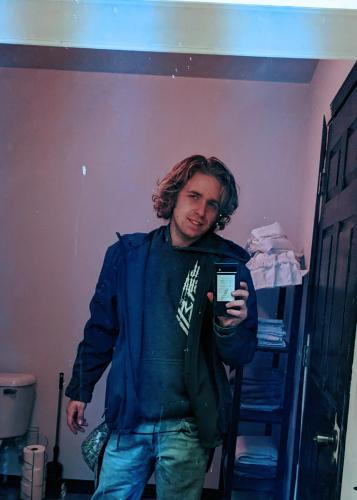 Picsart_22-11-23_19-43-31-142