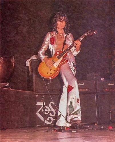 319397592_837767510810219_1696656956657416773_n