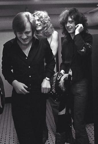 321245896_891495652281527_857014946449661444_n