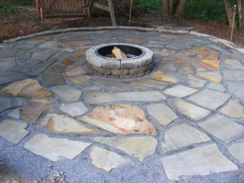 Make a Flagstone Patio (1)