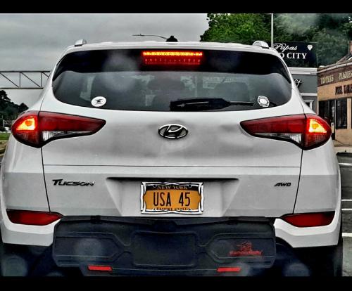 Screenshot_20230621_232504_Photos