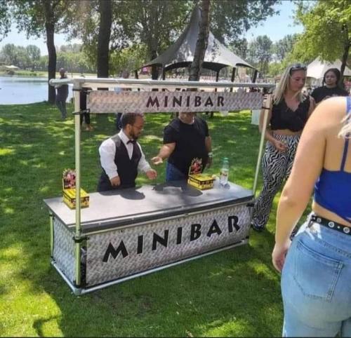 mini bar