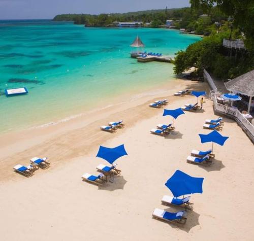 FB_IMG_1685903412643