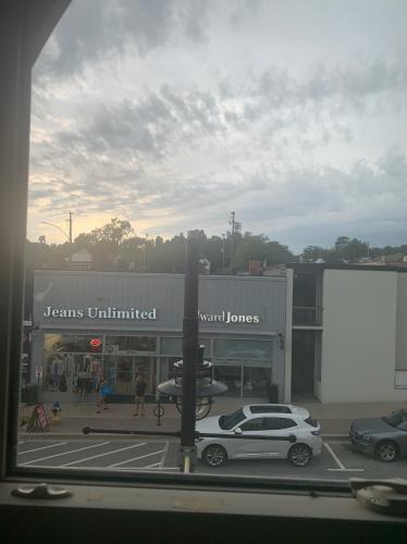 AF6E8E36-DBEE-49D7-B789-075030493F90