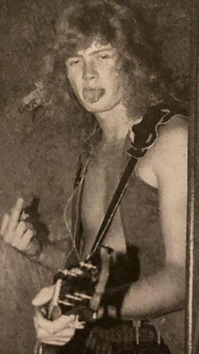 dave-mustaine-backstage-in-metallica-1983-v0-40d9g4jpbywa1