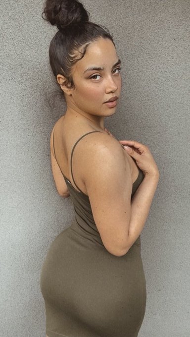 EyTb3XoVIAI63RE.jpg_small