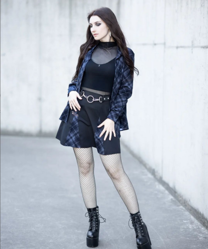 Screenshot 2023-09-03 at 17-36-33 Scarlet (@_scarlet_model) • Instagram photos and videos