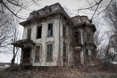 real-haunted-houses 1