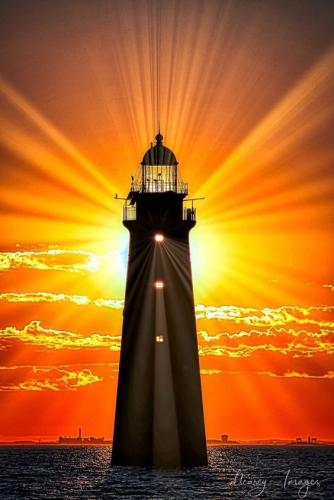 !  Lighthouse at sunset