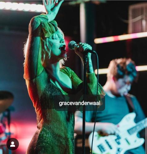 15:06:25 GMT-0500 (CDT)