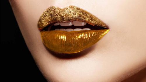 Loreal-Paris-BMag-Article-How-to-Wear-Gold-Lipstick-D