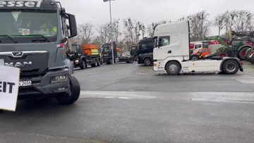 GDrVOSSa4AAM05K