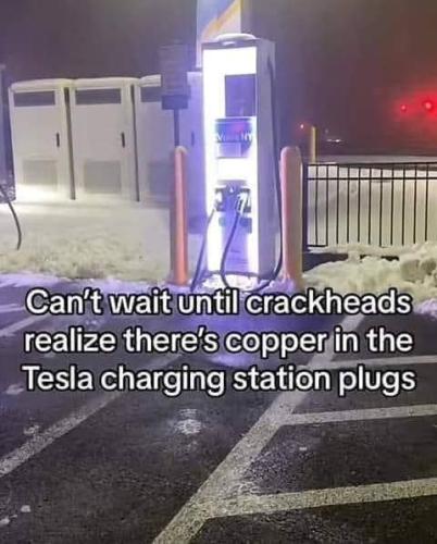 crackheads_discover_charging_plugs