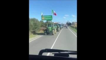 GEfkgLibkAAzZy-
