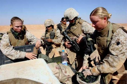 female-marines-iraq-600