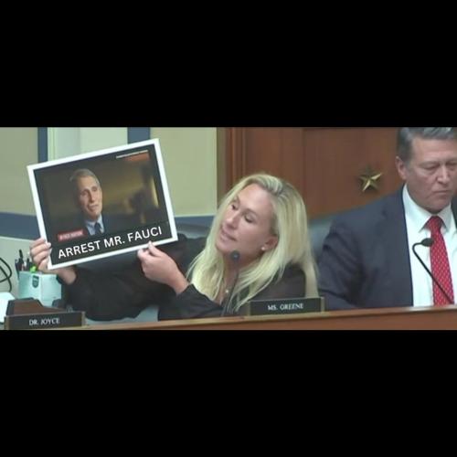 InstaFit_17174593416772462770168278331750