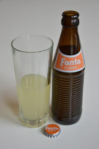 FantaKlassik_bottle_with_glass