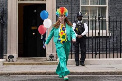 no 10 clownworld