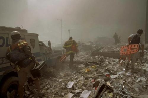 Rescue-workers-site-victims-aftermath-World-Trade-September-11-2001