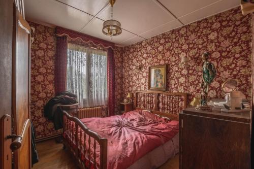 Abandoned House in Northern France 9