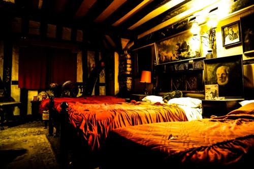 Ancient Ram Inn, England 5
