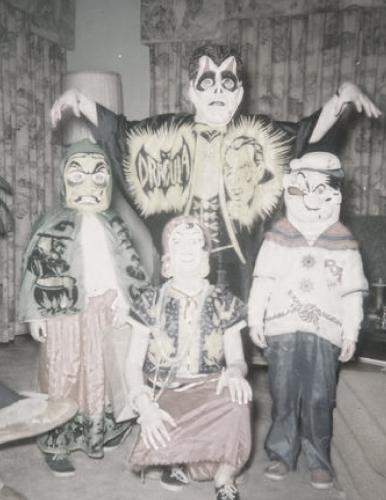 creepy old costumes 85
