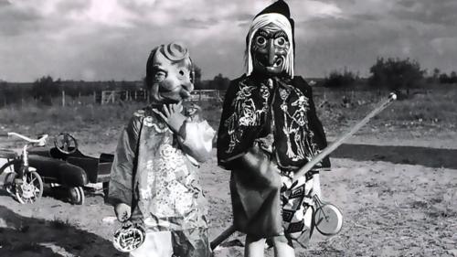 creepy old costumes 107