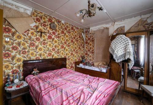 Abandoned House in Northern France 10