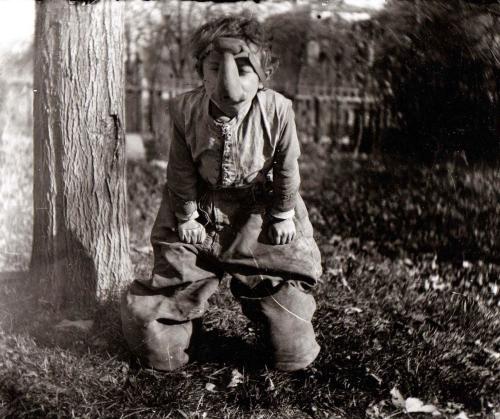 creepy old costumes 91