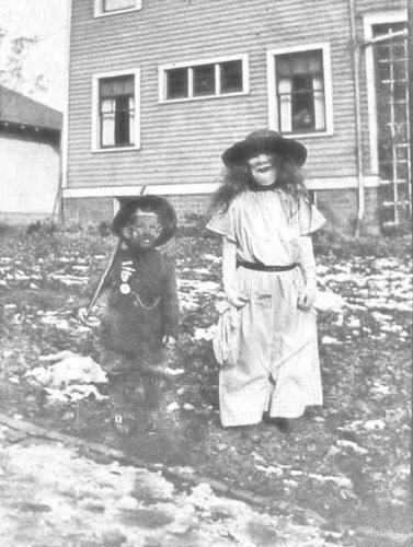 creepy old costumes 58