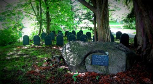 old burying point cemetery salem mass 2