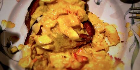 ,                GAkHyqHWIAACt_p