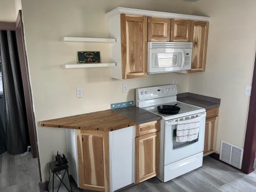 F40DEC7B-4367-49A1-9AA1-BD5D6DFB97CF