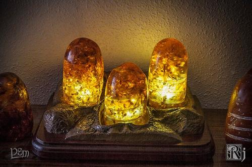 ,                GAkHyqHWIAACt_p