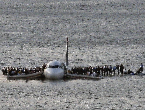 ye2520plane2520splashdown105415-500x380