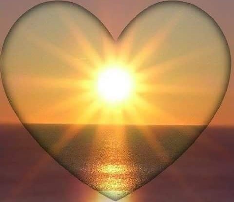 ,                GAkHyqHWIAACt_p