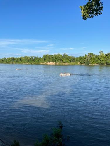 D6C63DDD-D0EE-4070-A2FF-0A7FA80F4393