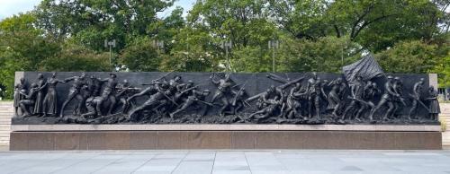 WWI-Memorial-Soldiers-Journey-plaza-wide-level-summer-NPS-Photo-NSA-crop-mdl
