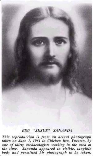 ,                GAkHyqHWIAACt_p