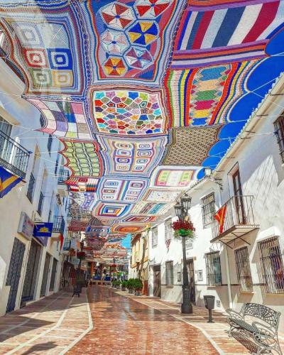 crocheting-class-giant-canpy-shade-alhaurin-de-la-torre-malaga-spain-2