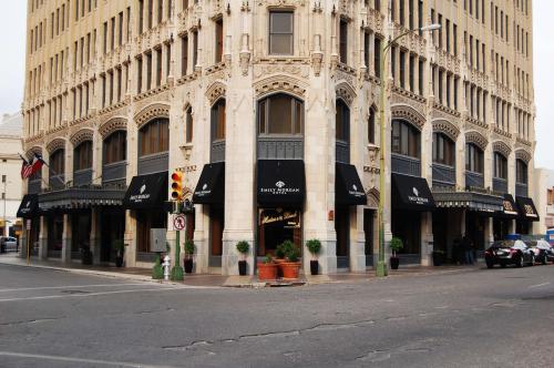 EMILY MORGAN HOTEL, SAN ANTONIO, TEXAS 4