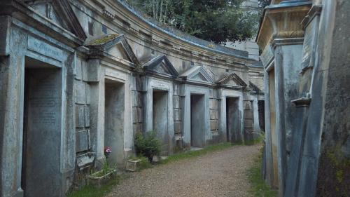 Highgate Cemetery, England 4