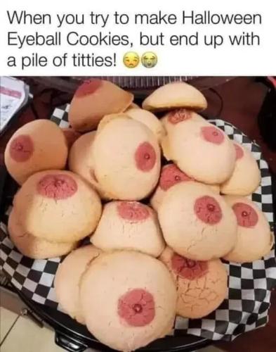 eyeball-cookies-pile-of-titties