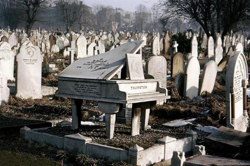 Highgate Cemetery, England 5